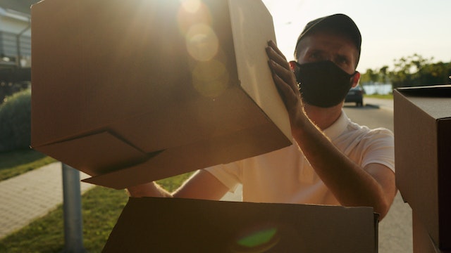 contoh jasa pengiriman