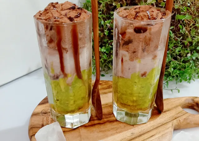 es alpukat kocok milo