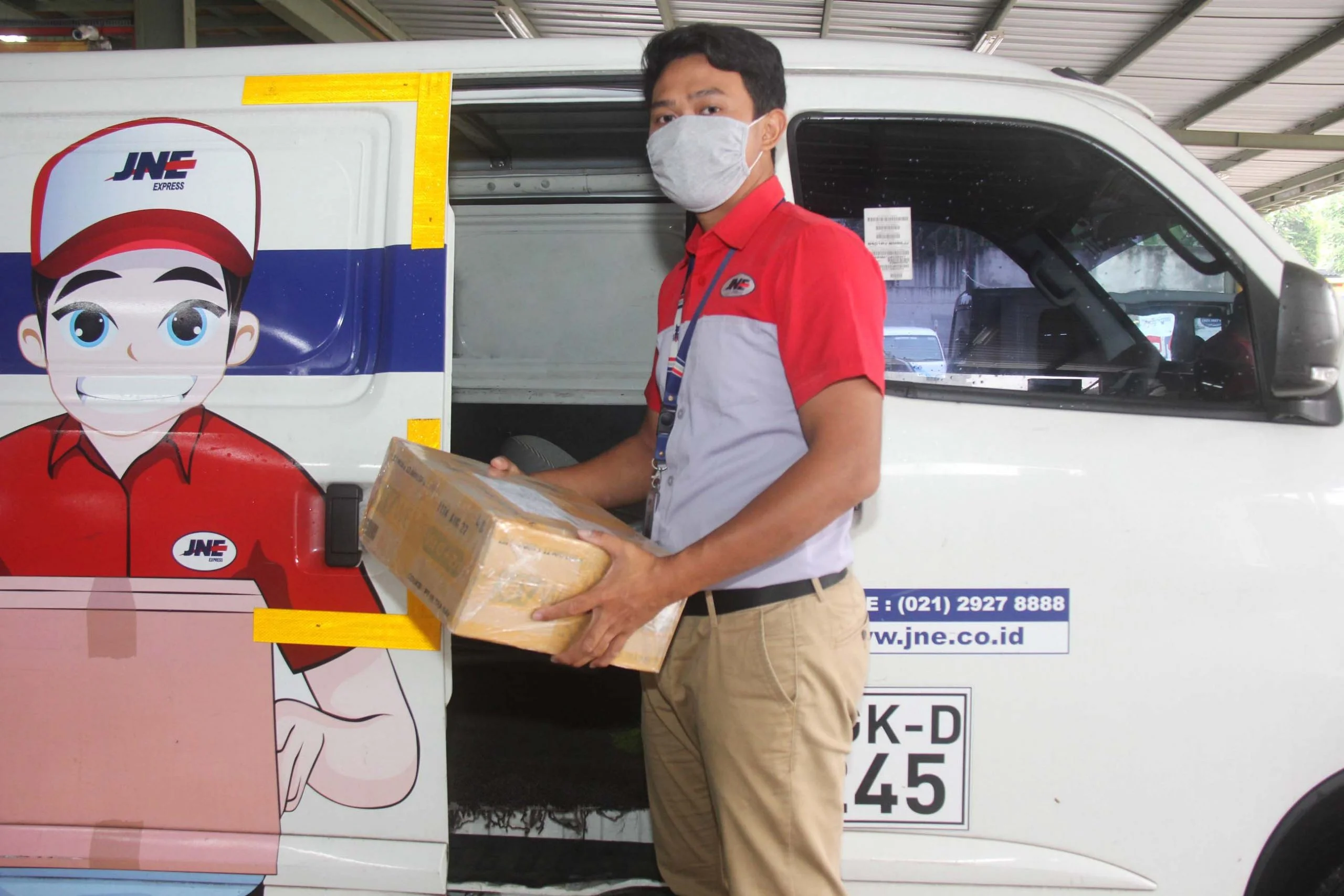 apakah jnt cargo bisa cod